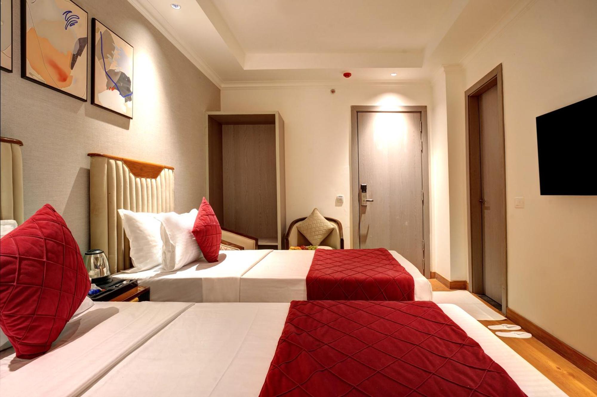新德里 Iva Premium Delhi Airport With Airport Drop酒店 外观 照片