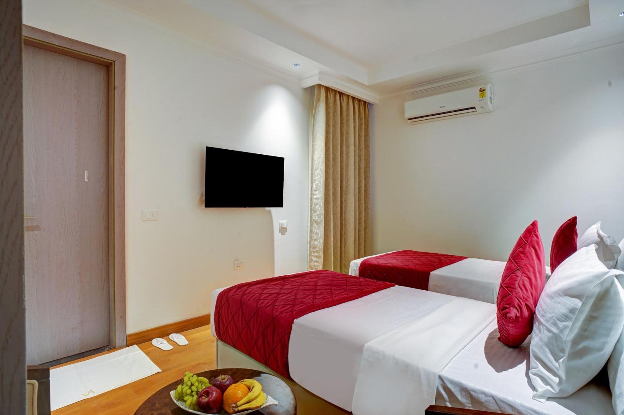 新德里 Iva Premium Delhi Airport With Airport Drop酒店 外观 照片