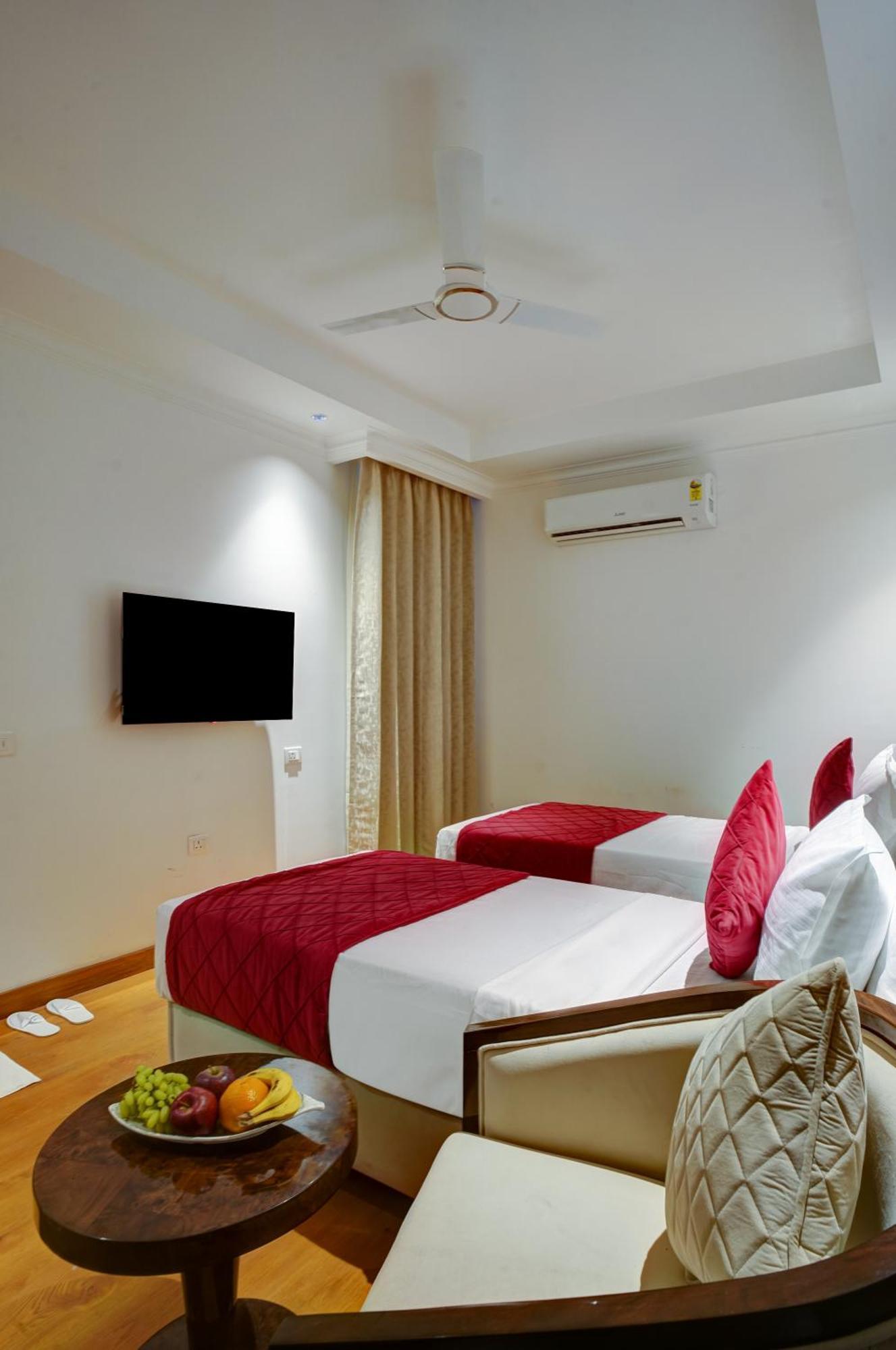 新德里 Iva Premium Delhi Airport With Airport Drop酒店 外观 照片