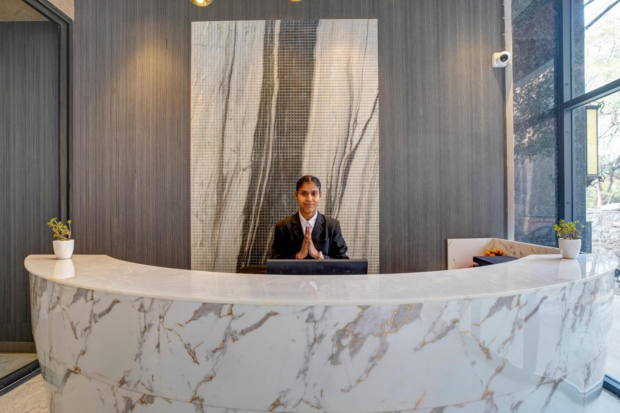 新德里 Iva Premium Delhi Airport With Airport Drop酒店 外观 照片