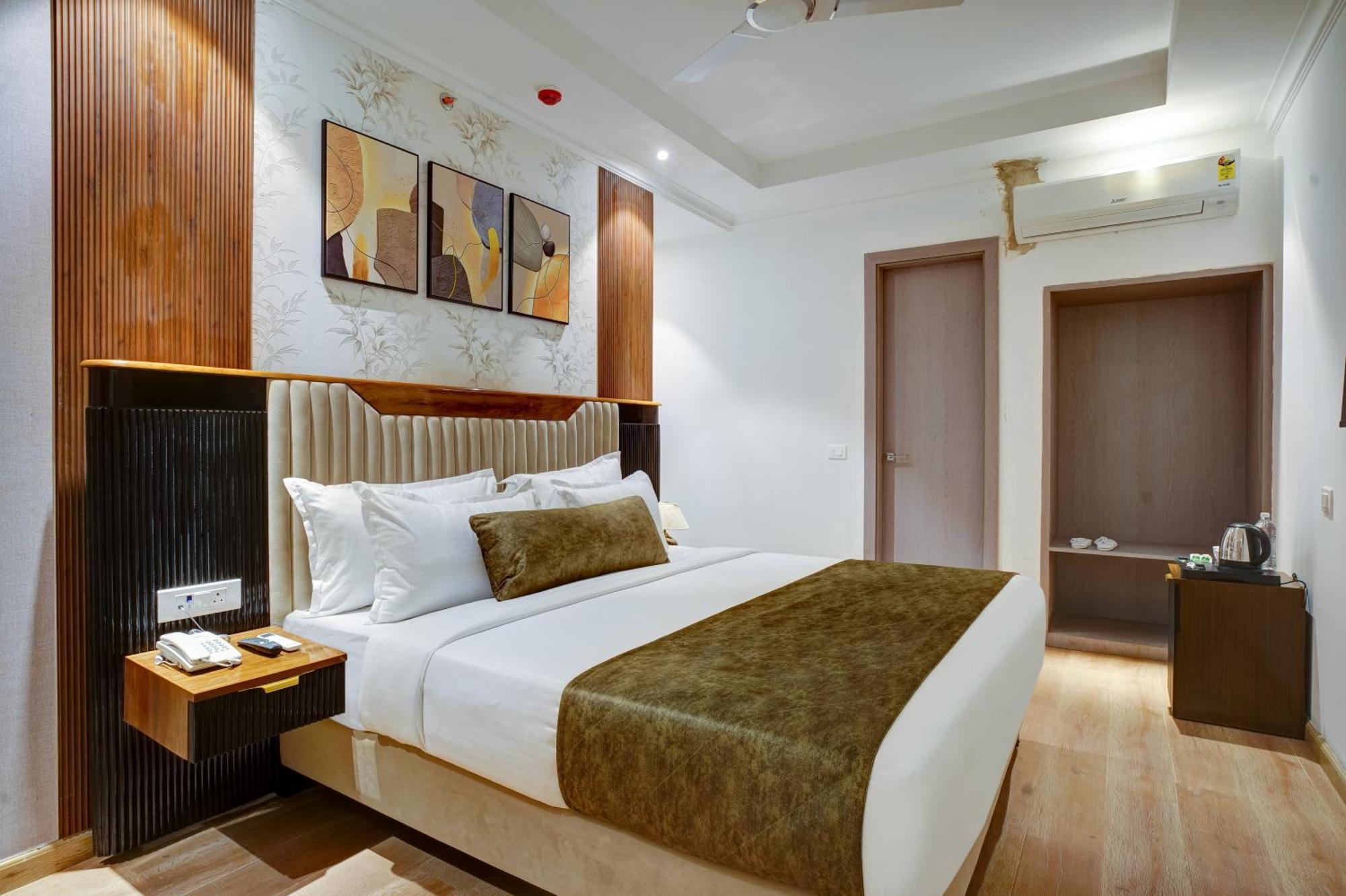 新德里 Iva Premium Delhi Airport With Airport Drop酒店 外观 照片